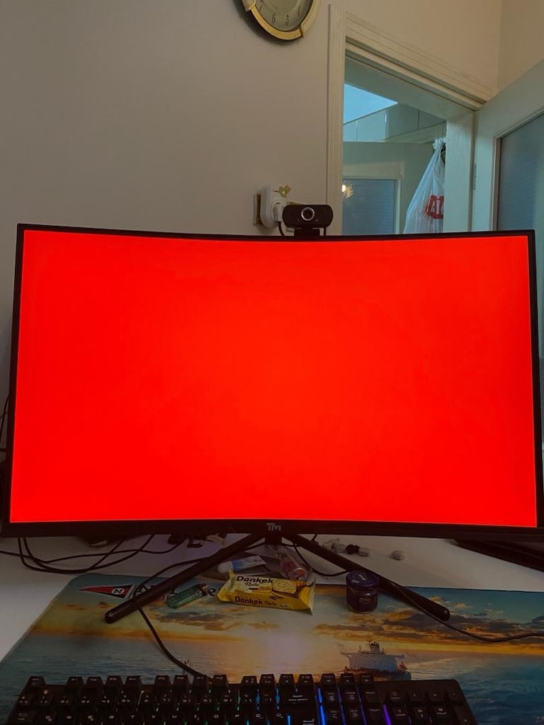 Twisted Minds 32 inc Curved 180hz Gaming Oyuncu Monitor - 9