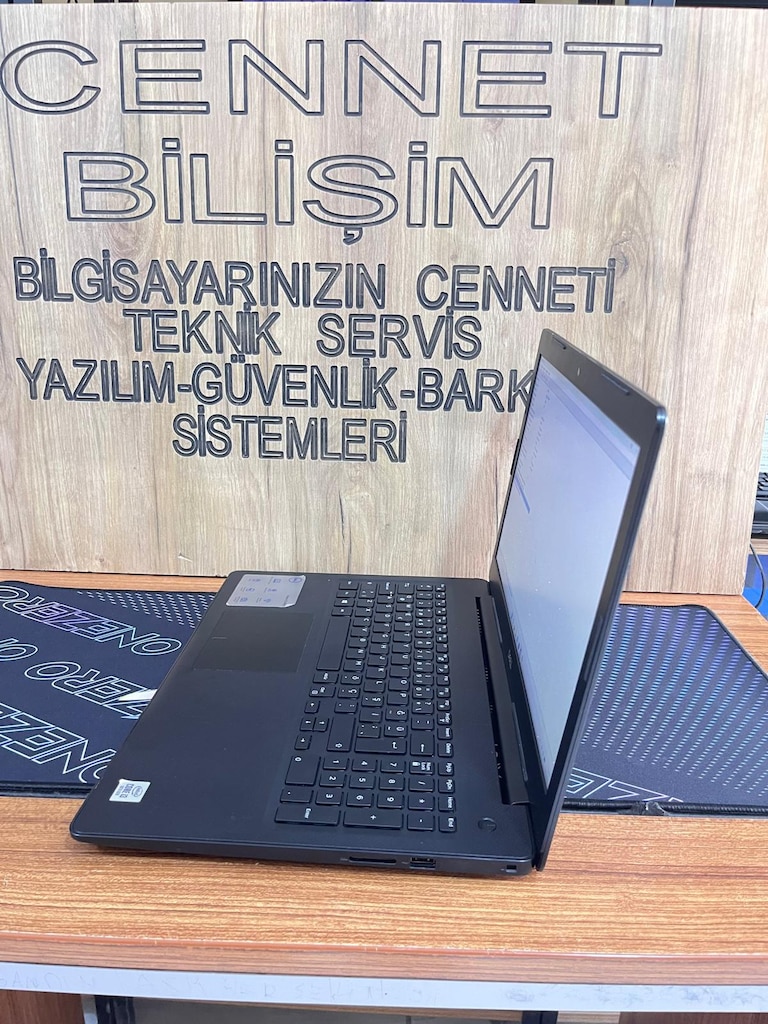 DELL VOSTRO 15-3568 - 4