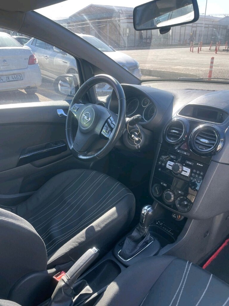 Opel Corsa 1.4 Benzinli (2011) - 8