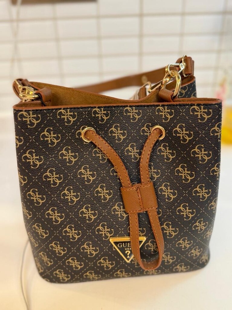 guess marka omuz çantası