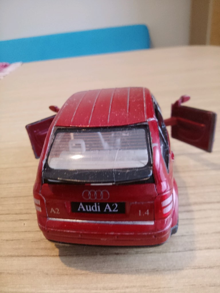 Kinsmart lisanslı Audi A2 marka metal Otomobil - 2