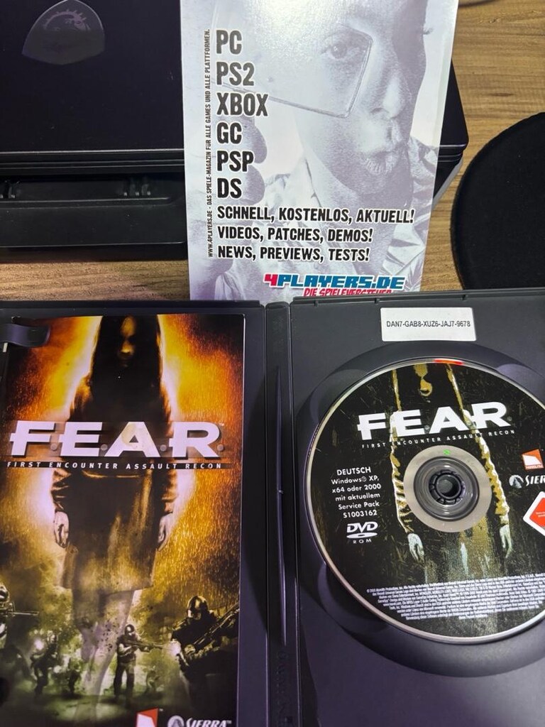 F.E.A.R. (First Encounter Assault Recon) - 2
