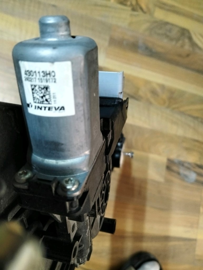 CORSA F SAĞ ÖN CAM KRİKOSU 2019 2024 - 3