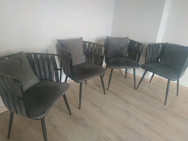 metal kadife gri renkte sarmaşık sandalye 4000hepsi birden 3000 tl