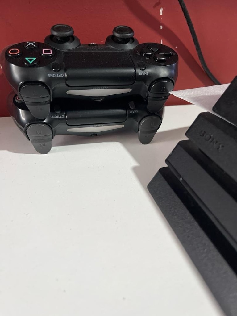 PS4 pro - 2