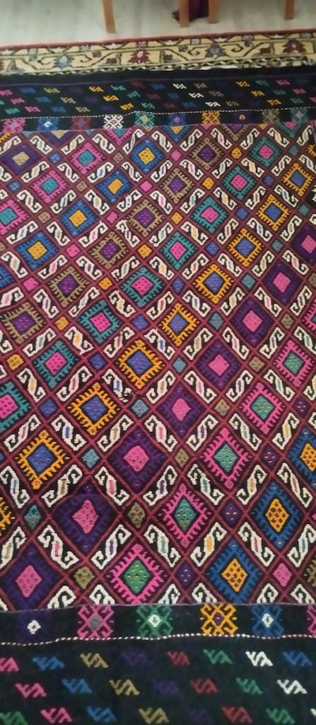 Desenli El Dokuması Halı - 2