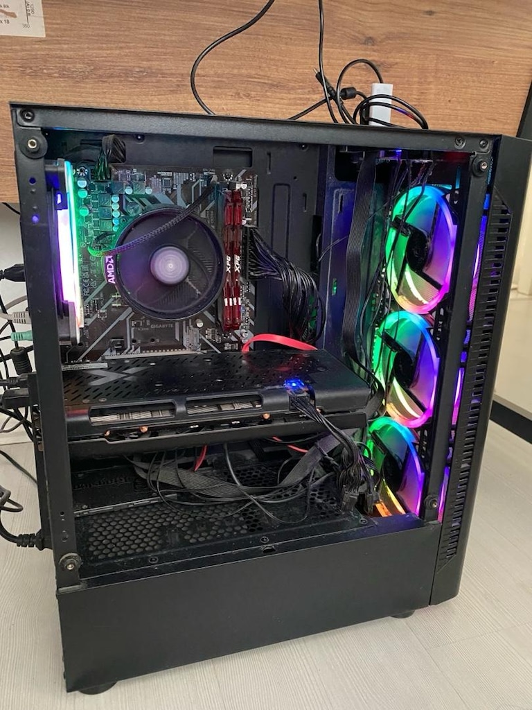 Ryzen 5 5500 ve Xfx rx5500 xt 8gb 8+8 ddr4 ramli sistem