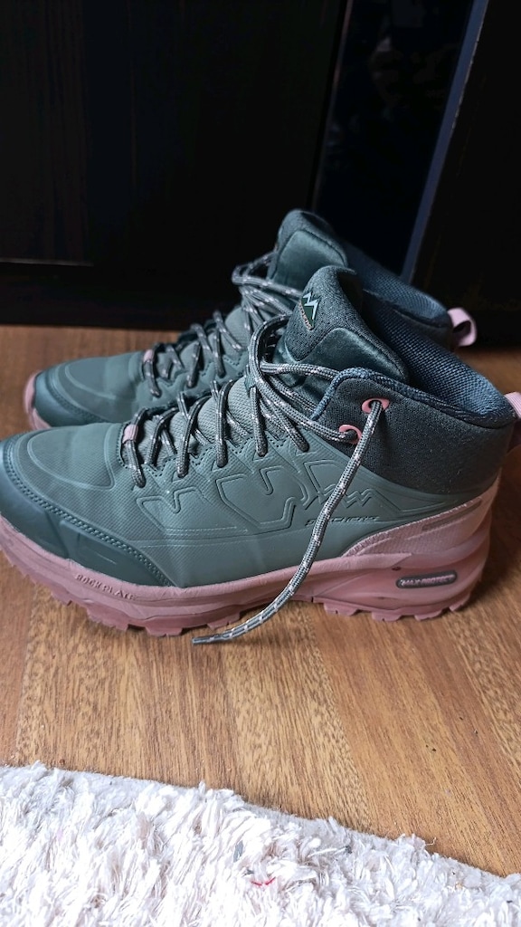 SKECHERS SU GEÇİRMEZ KAR BOTU 37 No.