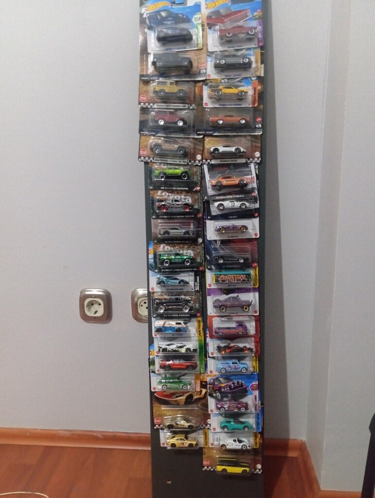 53 Adet Hot Wheels - 2
