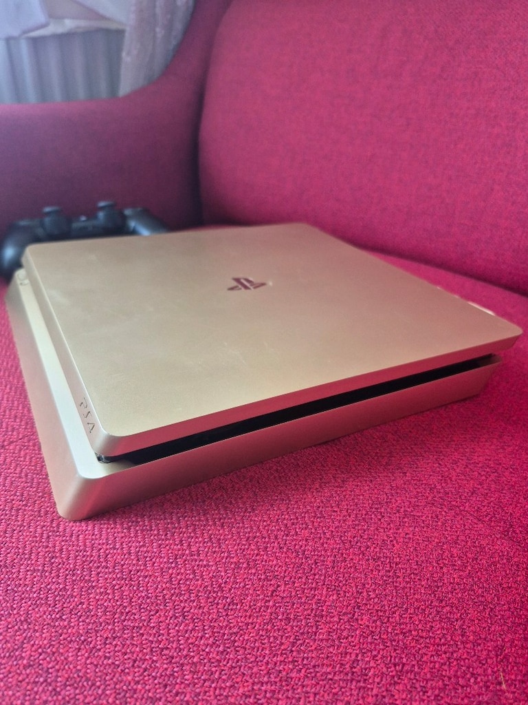 Playstation 4 Slim Gold 500GB Sürüm 12.02 - 3