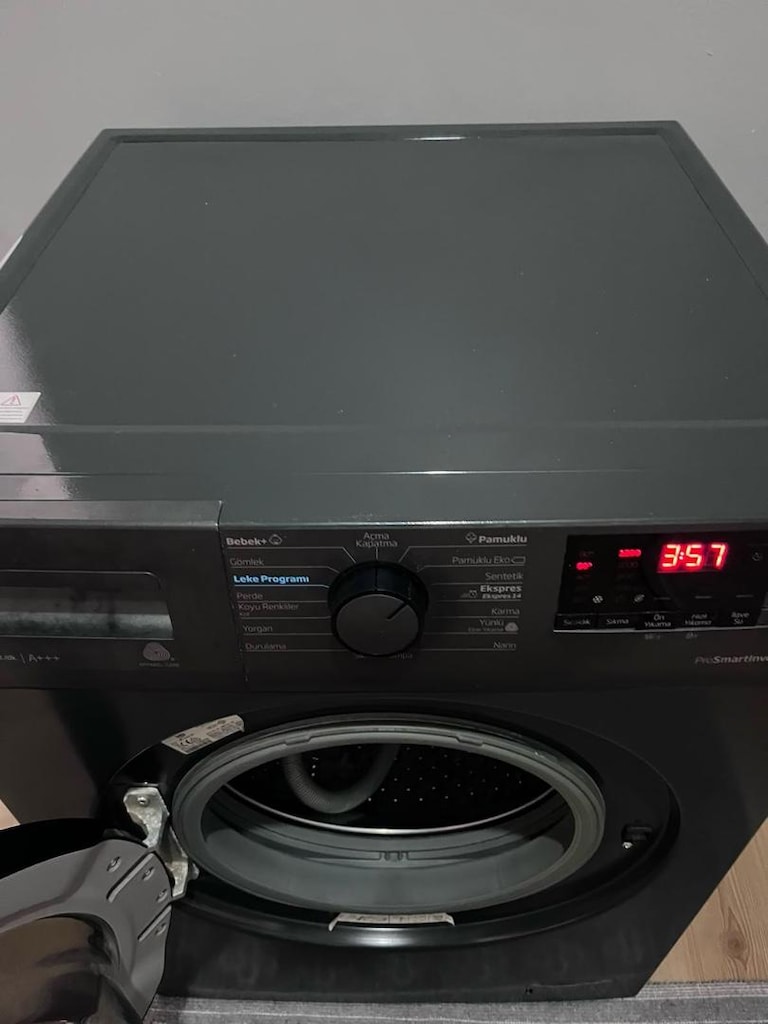 Beko çamaşır makinası 10 kilo invertır temiz sorunsuz çalışıyor - 3