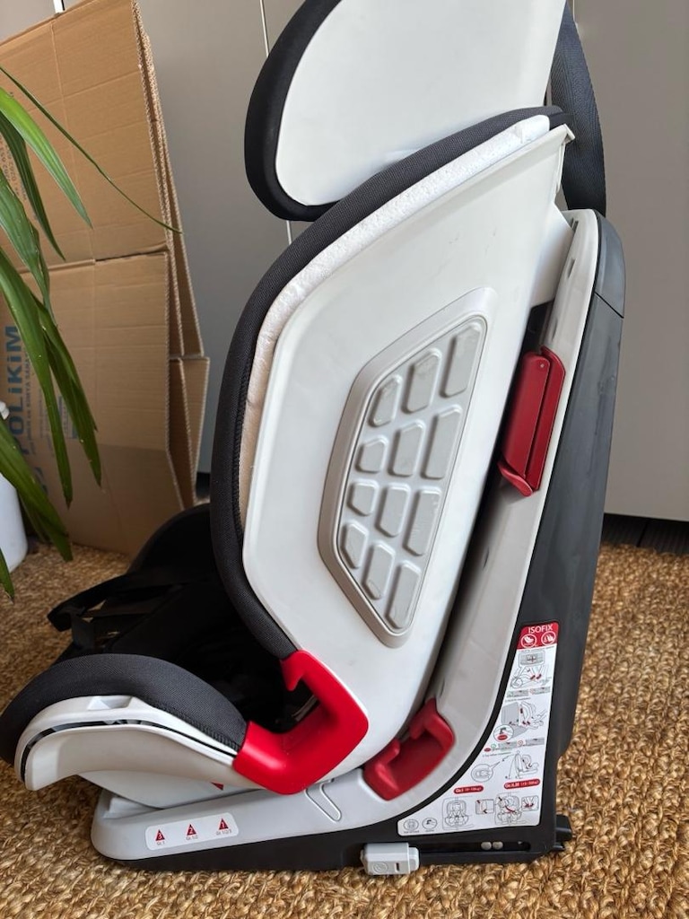 Chicco Siyah Oto koltuğu 9-36kg - 4