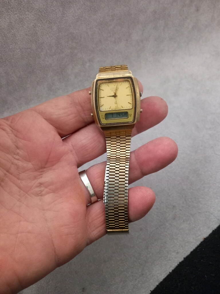 Citizen saat - 6