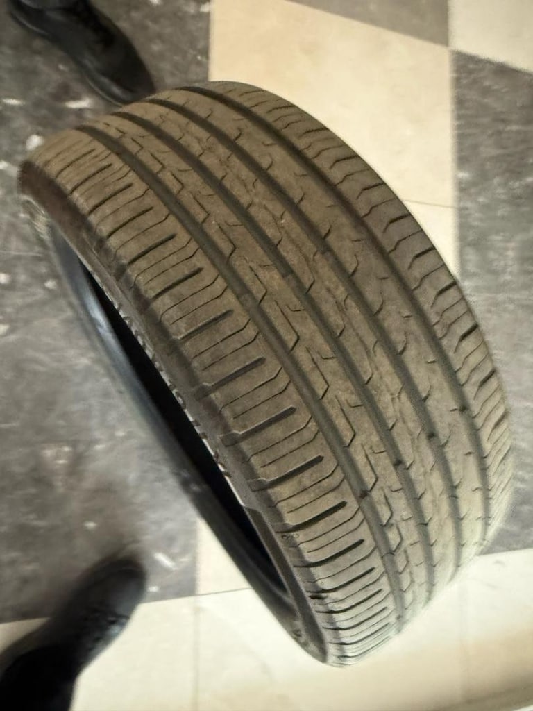 continantal 235/40r19H XL 2025sonu 2026 sayılır 4adet takım olarak