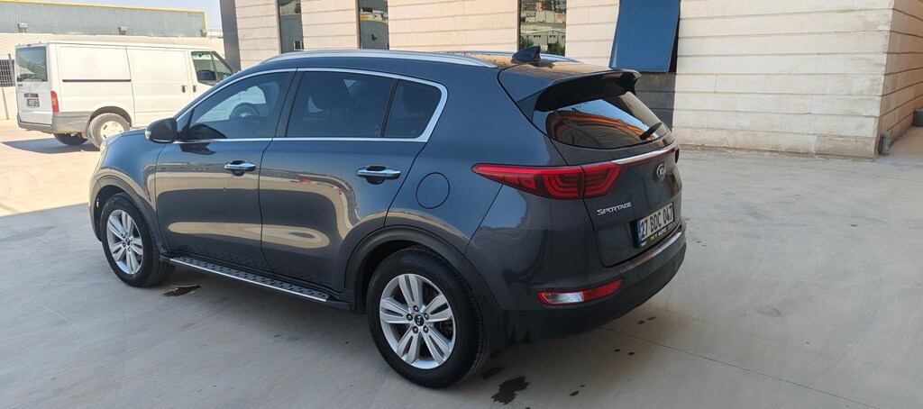 SAHİBİNDEN KİA SPORTAGE 1.6GDİ OTOMATİK CONCEPT PLUS GÜVENLİKLİ PAKET - 3