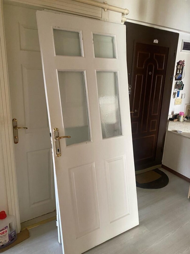 Temiz Beyaz Ev kapıları - 4