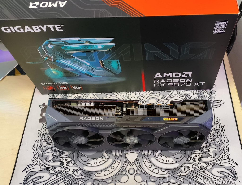 Gigabyte RX 9070 XT Gaming OC 16GB (FurMark 53) - 2