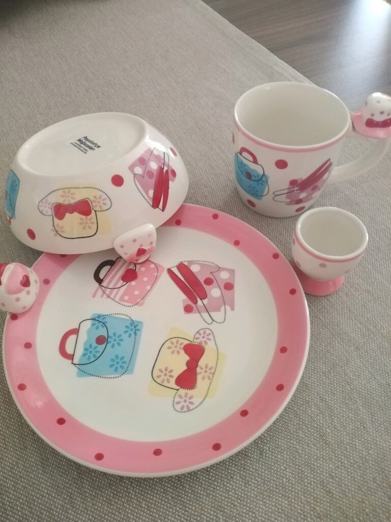 Kız çocuğuna yemek ve kahvaltı seti - 2