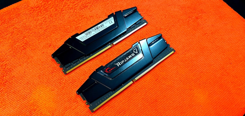G.Skill Ripjaws V 4000MHz 16GB (2x8) CL18 F4-4000C18D-16GVK DDR4 Ram - 8