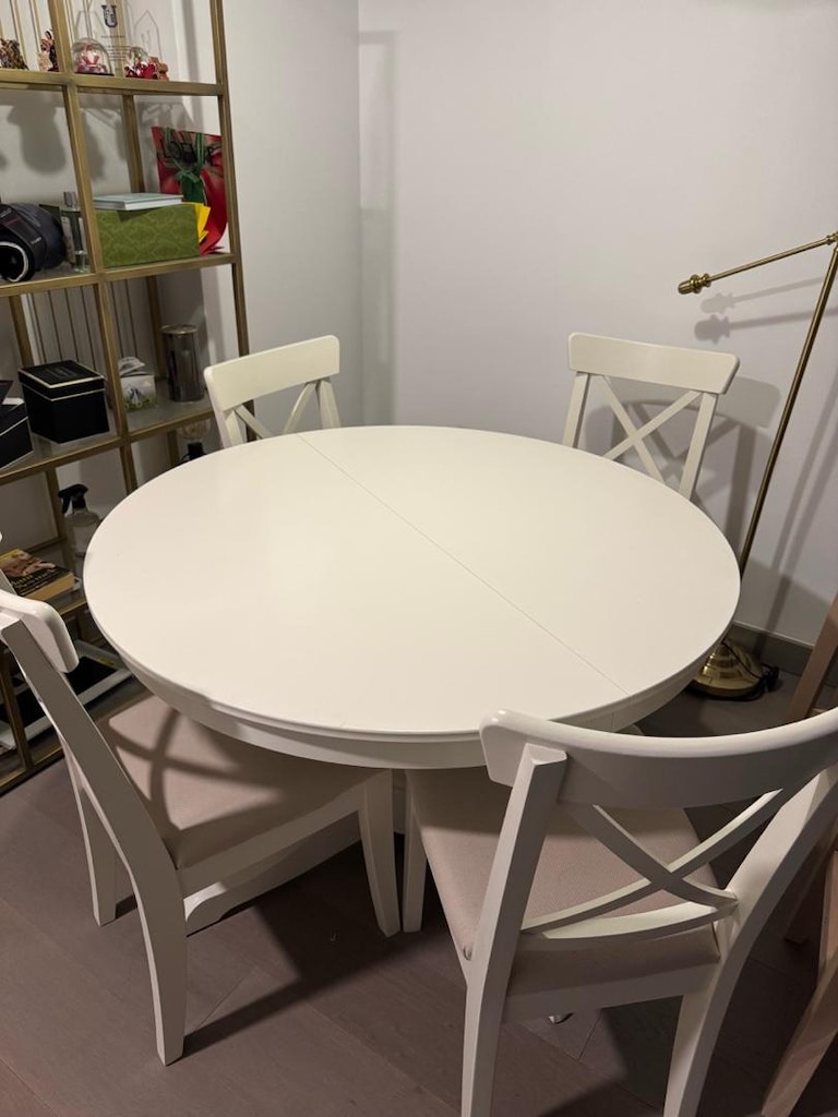 ikea masa ve 4 kisilik sandalye takimi