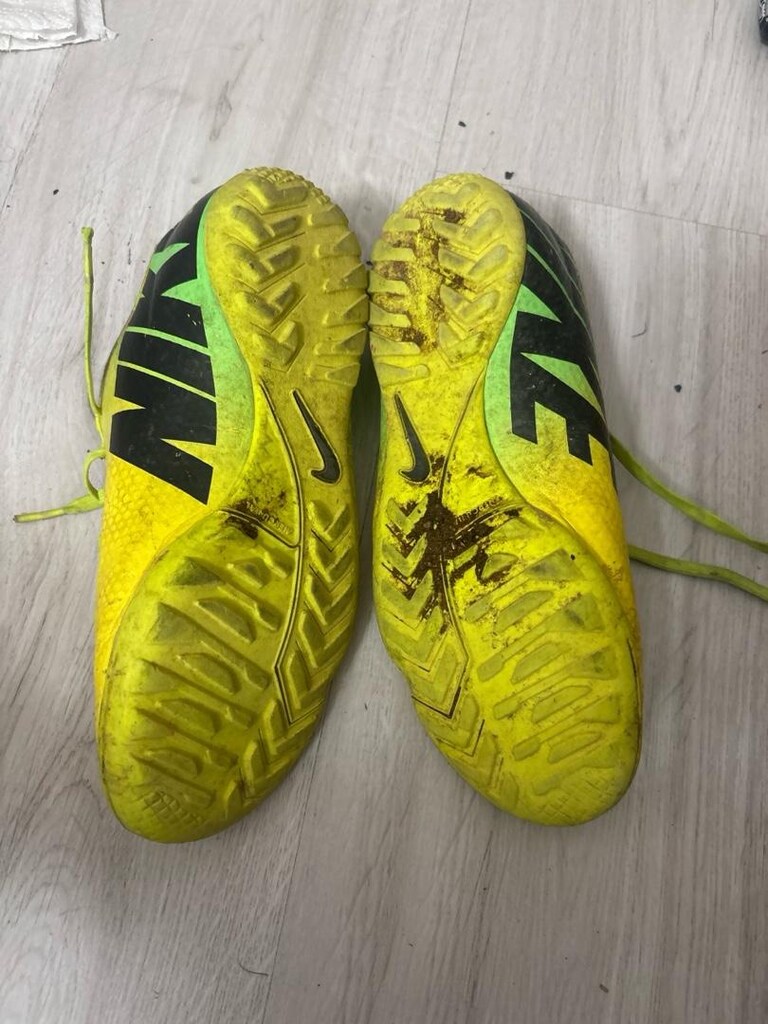 Nike krampondur 36 numara - 2