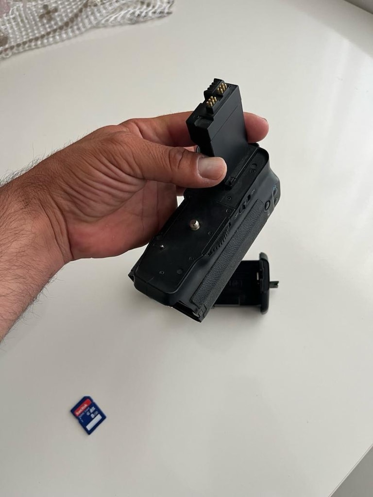 Canon Fotoğraf Makinesi Battery Grip (550D - 600D - 700D) - 5