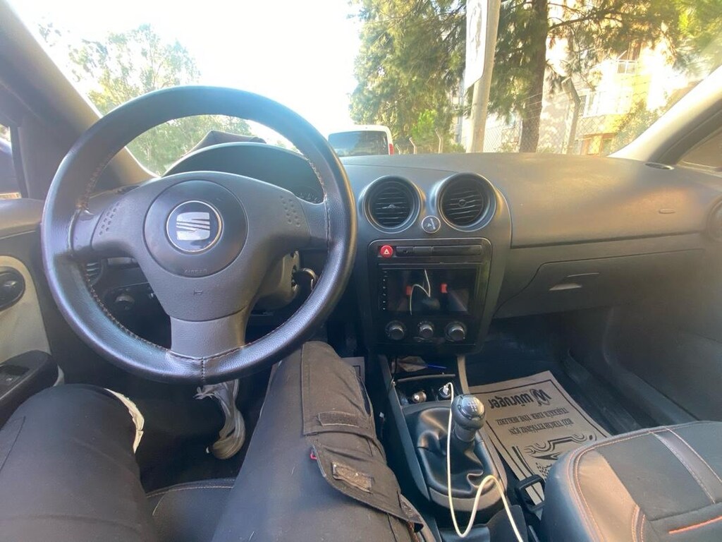 SEAT Ibiza 2004 - 11
