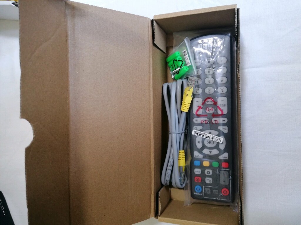 Modem/Uydu Alıcısı+Modem kumanda ve gerekli tüm malzemeleri - 7