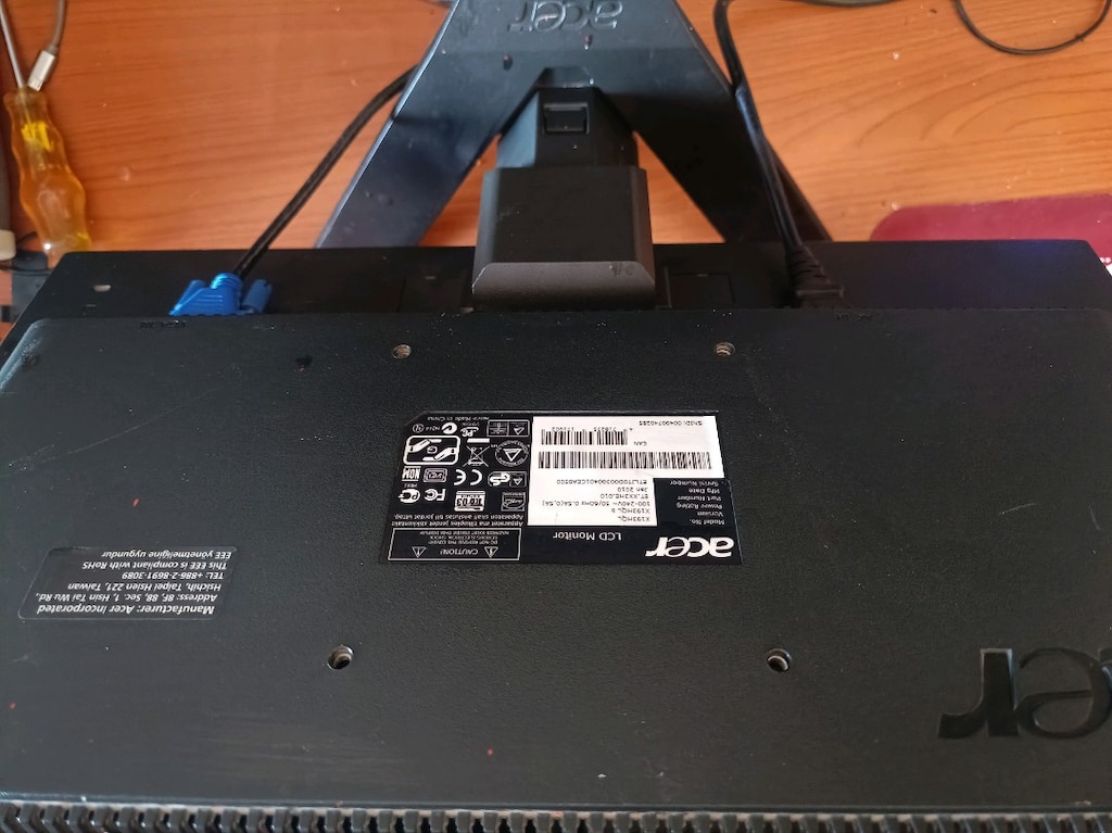Acer Siyah Monitör 19" VGA kablolariyla - 8