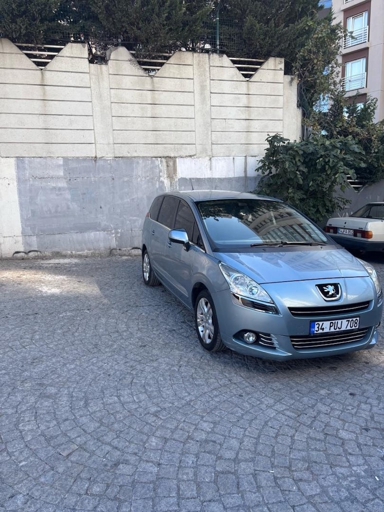 sahibinden temiz aile aracı 5008 premium paket - 4