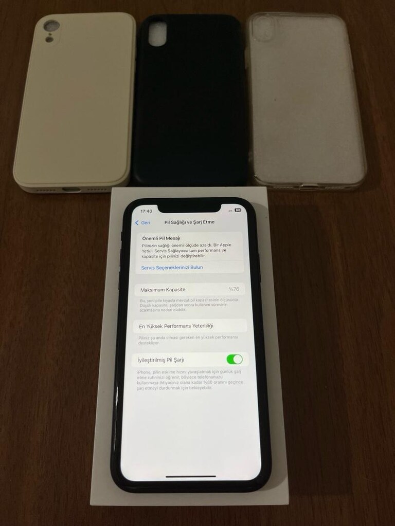 Apple iPhone XR 64 GB - 2