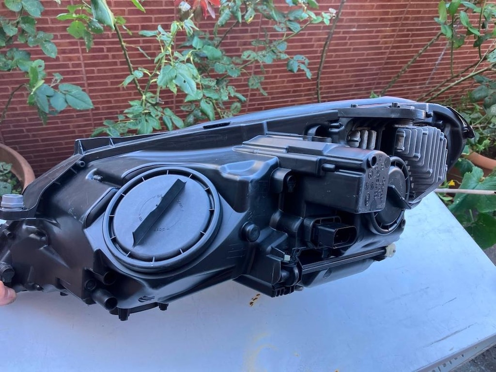 Mercedes W212 sag sol far hatasız tamirsiz orjinal cıkma pazarlıksız - 4