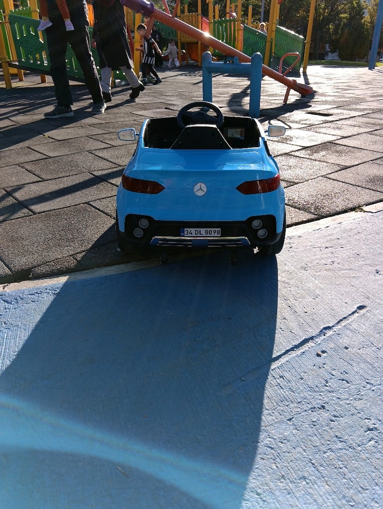 MERCEDES AKÜLÜ ARABA 12 VOLT - 4