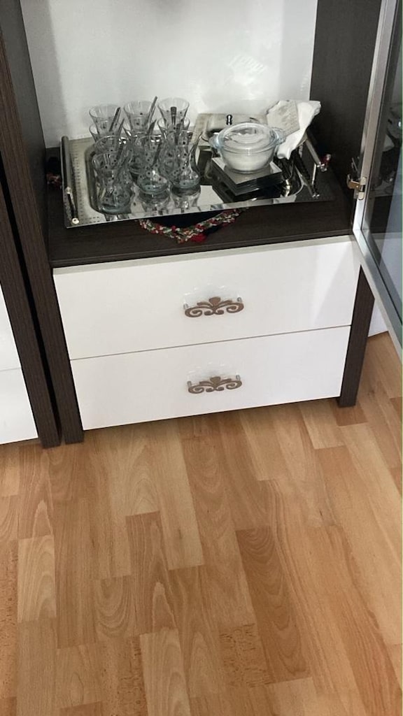 2 ADET TEKLİ GÜMÜŞLÜK VİTRİN - 6