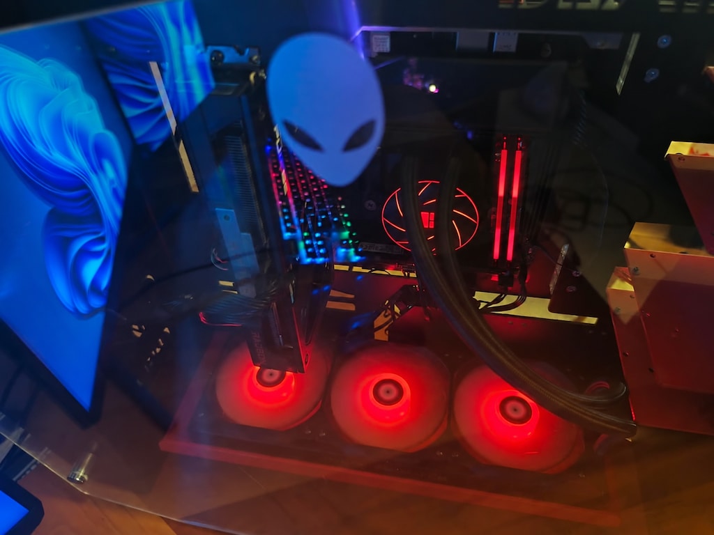 Özel Yapım Kasalı Pc Sistem (ryzen7 7800x3d+rx 9060xt 16gb+32gb ram) - 5