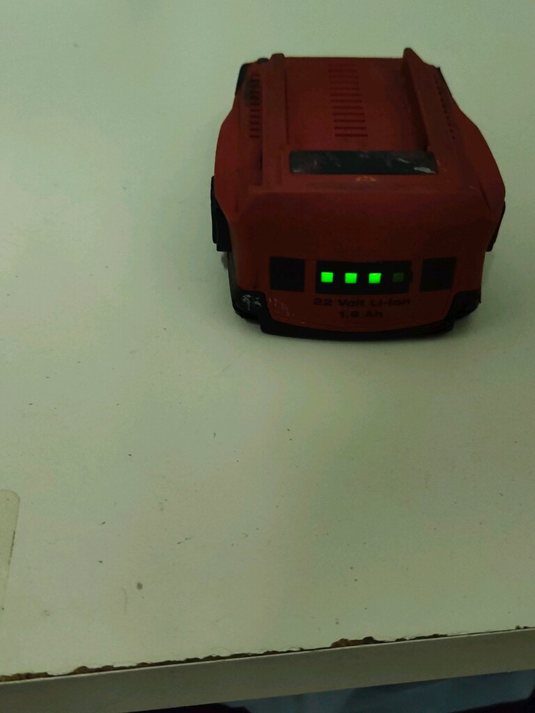 Hilti batarya - 8