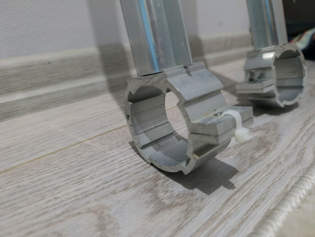 Aliminyum Balkon Çamaşır Asma Aparatı - 2
