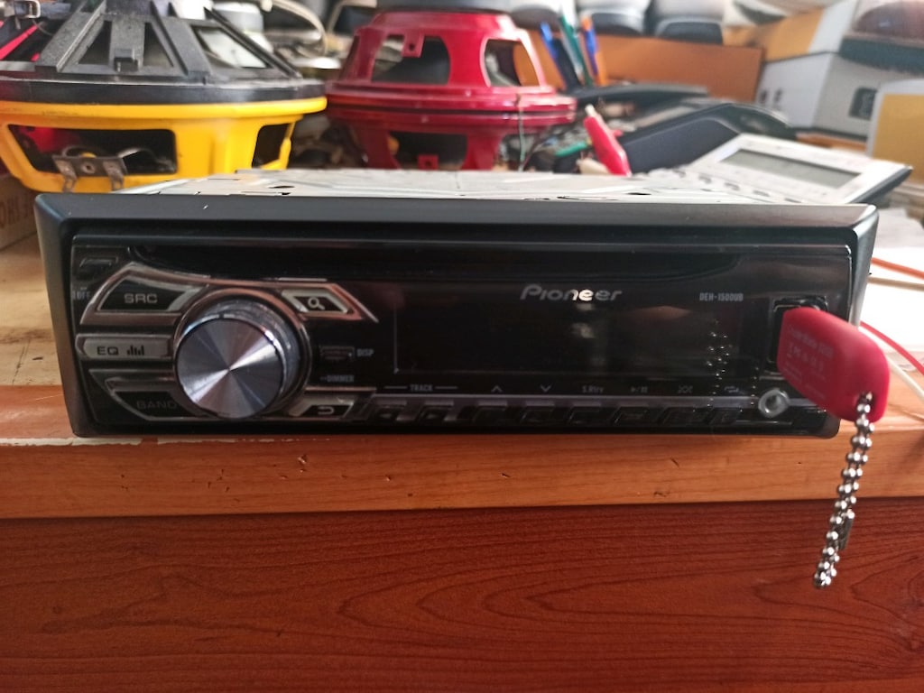 eski seri Pioneer USB AUX RADYO BULUTUT tek anfi çıkışli oto teyp