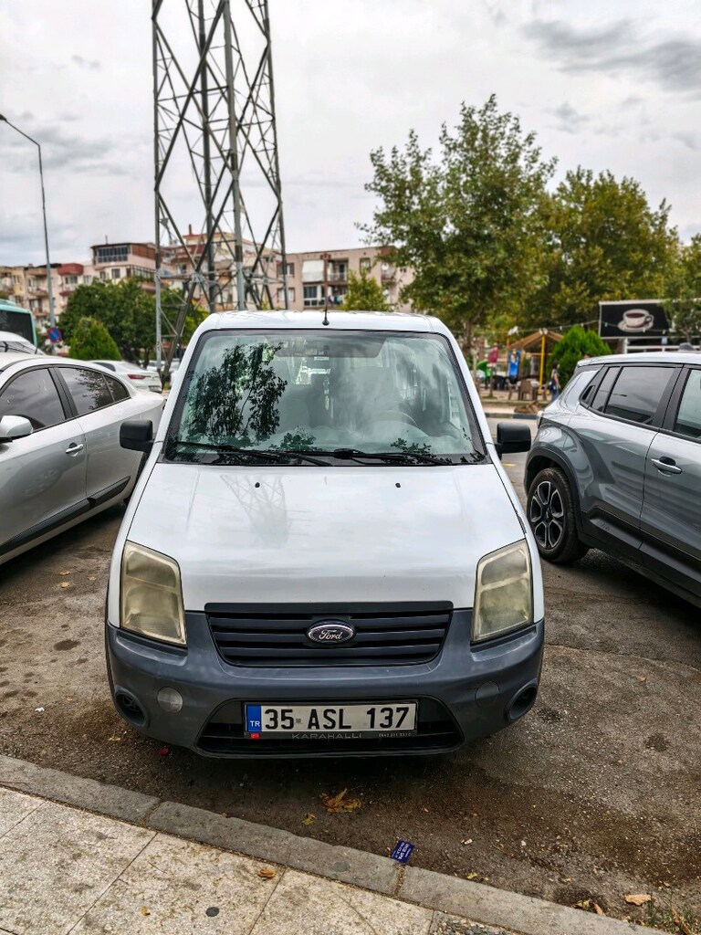 174000 km tourneo connect - 2