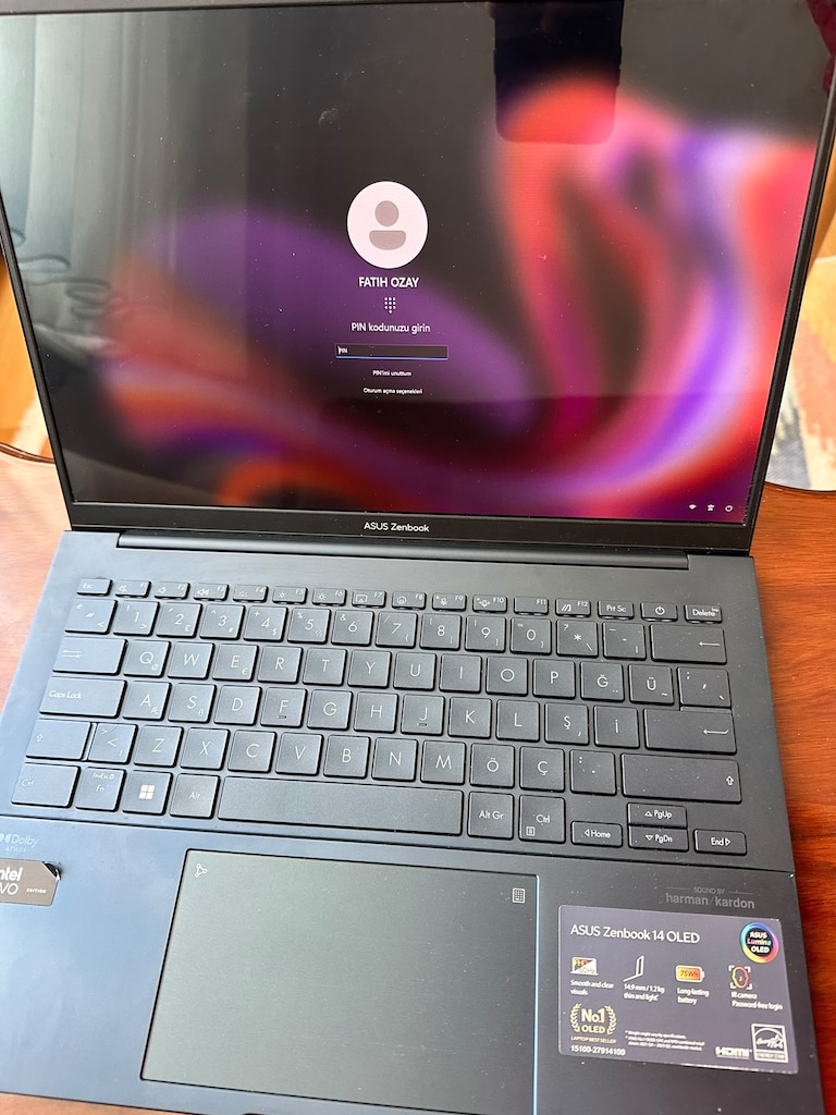 ASUS Zenbook 14 OLED Ultra 5 125H / 16 GB RAM / 512 GB SSD - 5