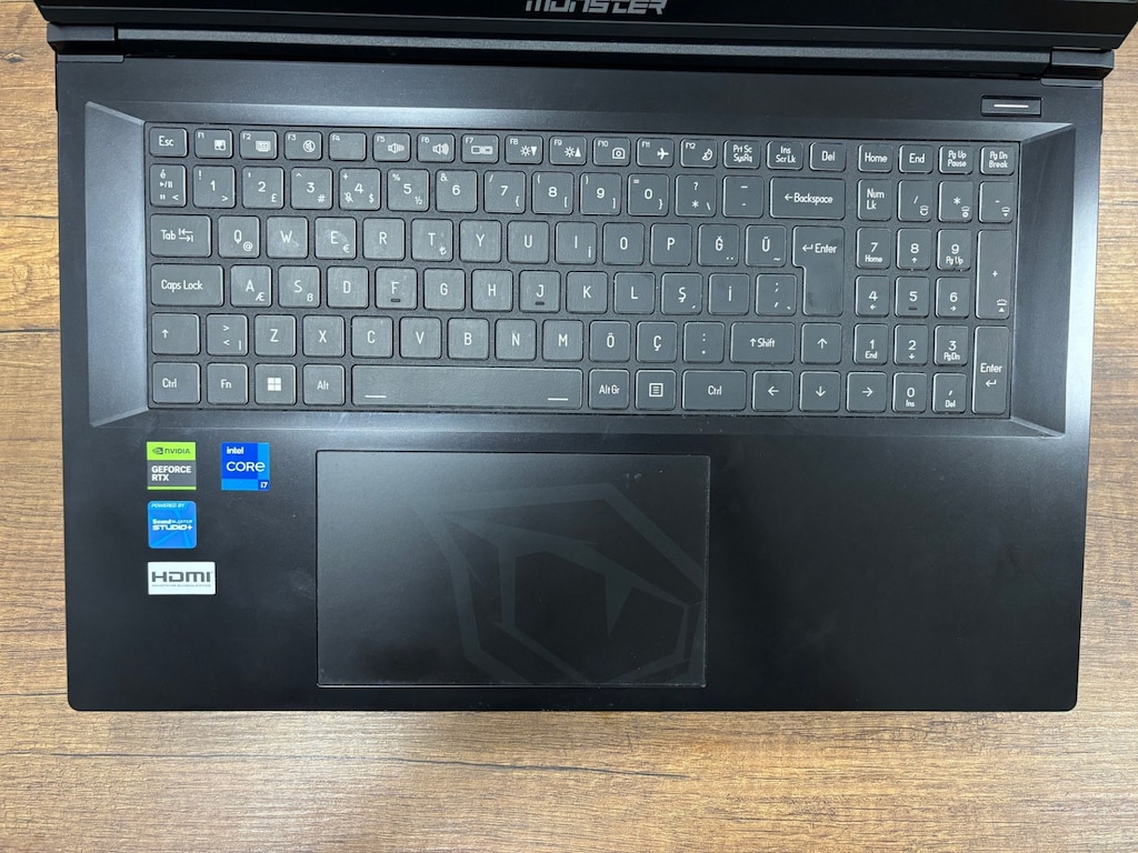 Monster Abra A7 i7 13700HX 16GB 500GB RTX4050 17.3" Oyuncu Laptop - 2