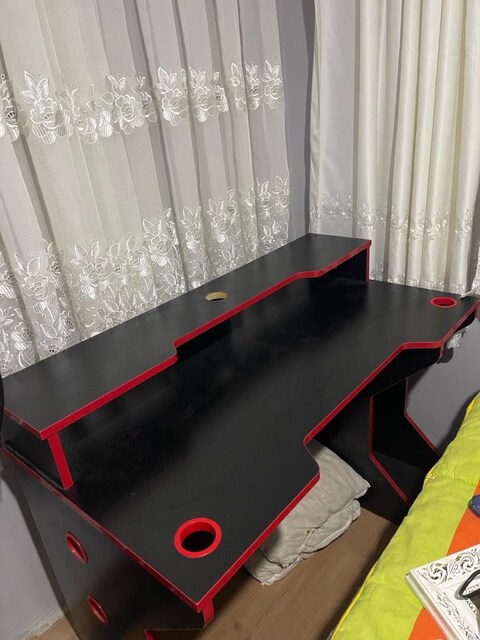 Oyuncu bilgisayarı masası
