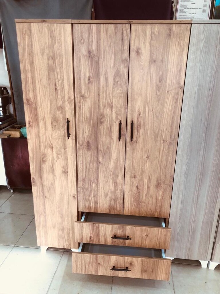 3 kapaklı Elbise dolabı - 3