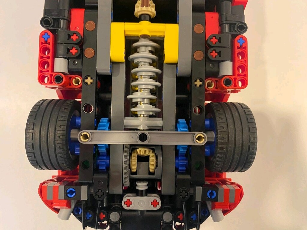 FERARRİ FXX K LEGO TECHNIC - 12