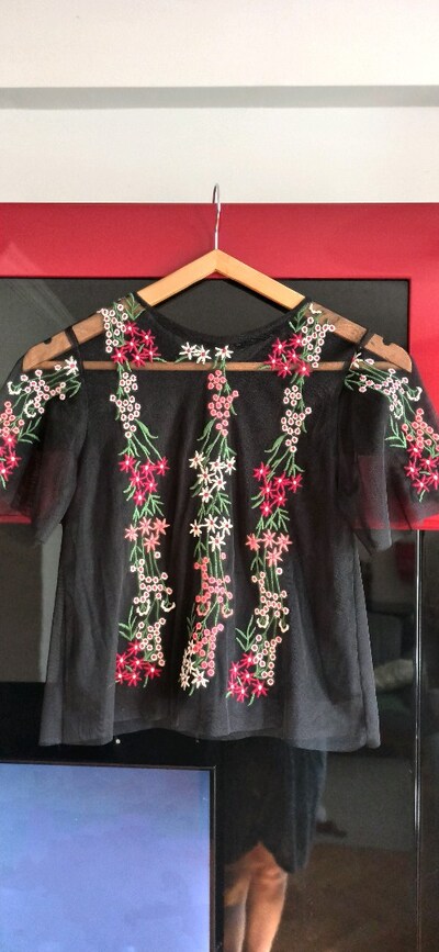 zara 8/9 yaş işlemeli bluz