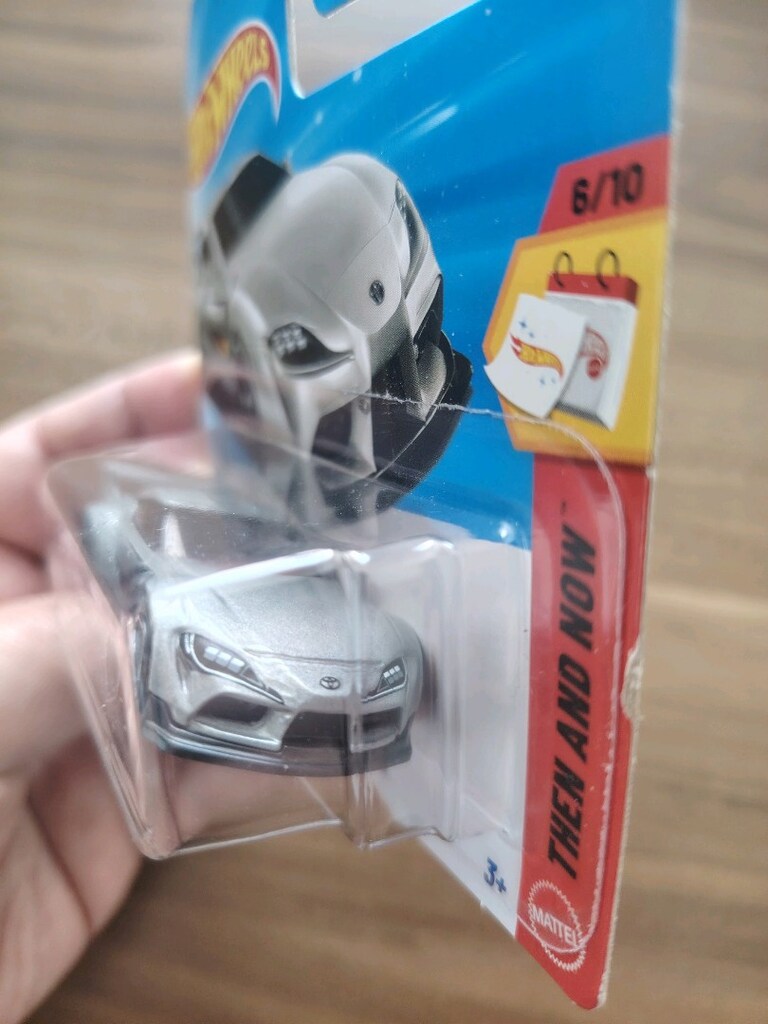 Hot wheels 20 toyota gr supra - 2