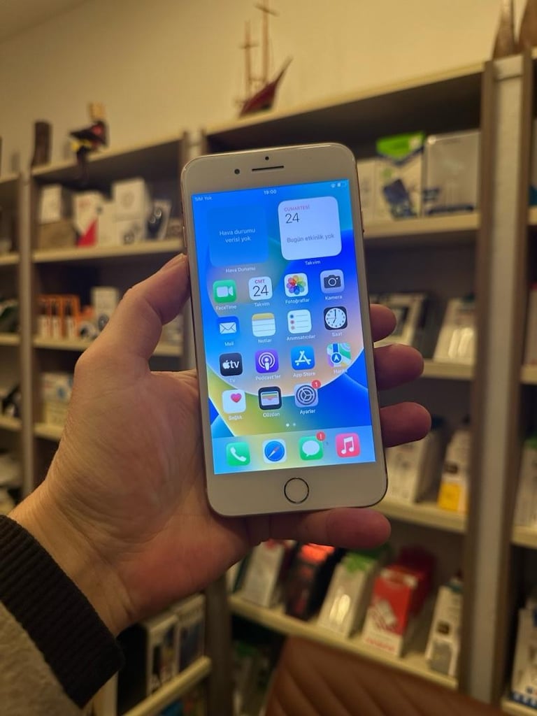 8 plus 64 gb temiz işlemsiz chz tr pil 100 yeni kzmtik 10/9 - 5