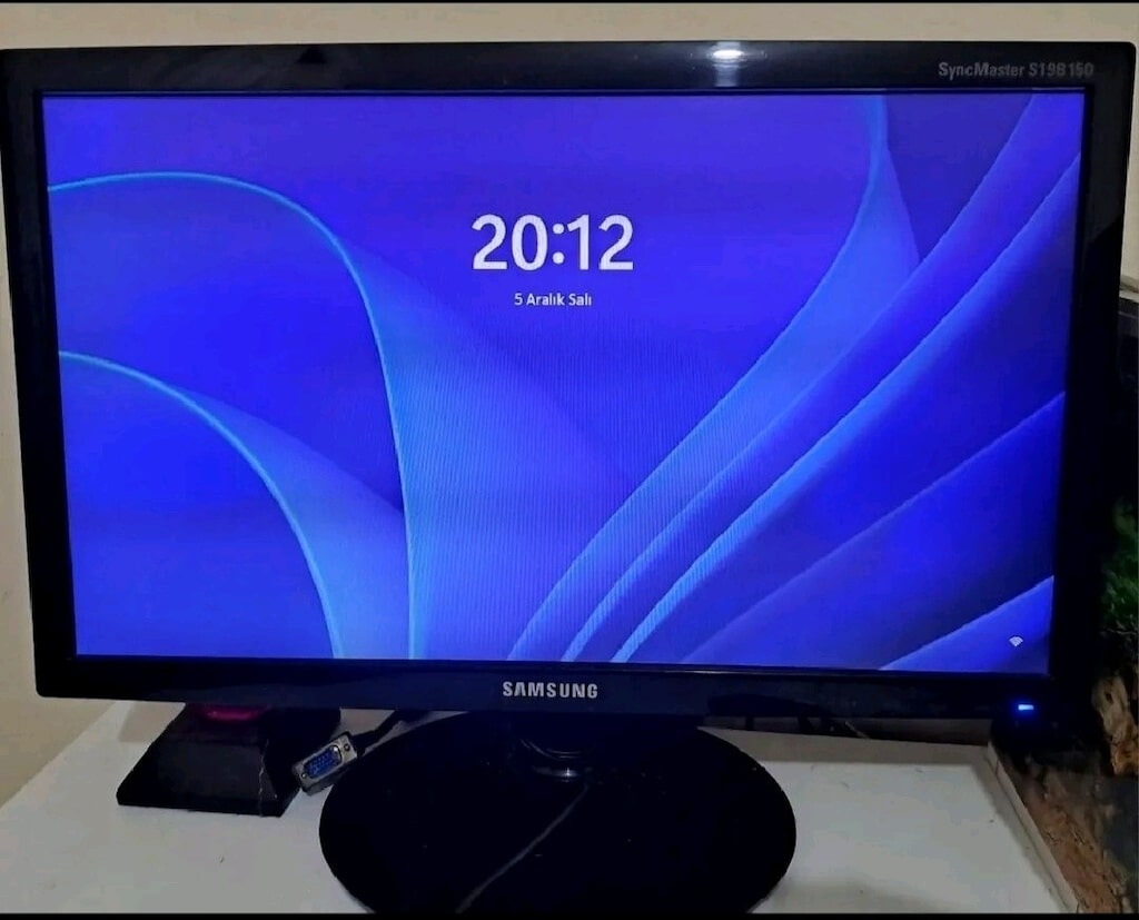 Samsung SyncMaster S19B150 monitör - 2