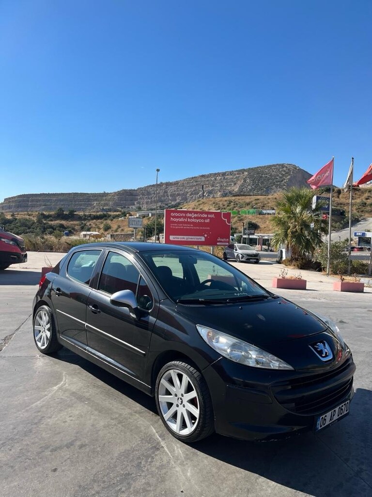 PEUGEOT 207 - 5
