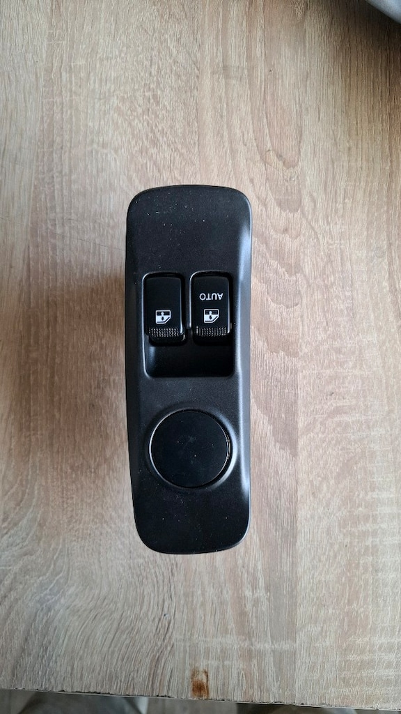 HYUNDAİ H100 İKİLİ SOL CAM AÇMA DÜĞMELERİ VE SAĞ TEKLİ CAM DÜĞMESİ - 3